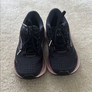 Like new! Brooks Black and Pink Athletic Shoes